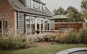 Nieuw Landelijk Vakantiehuis Aan Zee